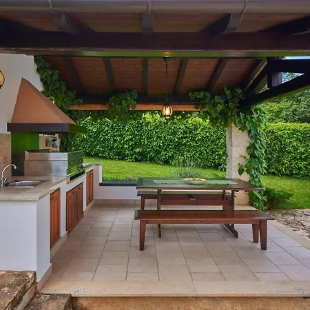 Casa vacanze Sujevic Fuer Unvergessliche Ferien - Istrien By Interhome *